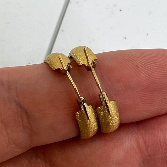 Gold Tone Hoop Earrings Textured 3/4 Inch Thin Dainty Pierced Matte - Picture 5 of 7